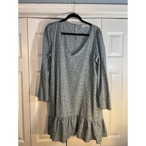 The Impeccable Pig Women's Size Large Leopard Print Ruffle Bell Sleeves Vneck‎